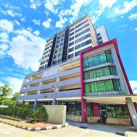 Nexus Business Suite Hotel Шах-Алам Экстерьер фото