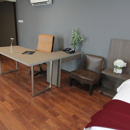 Nexus Business Suite Hotel Шах-Алам Номер фото